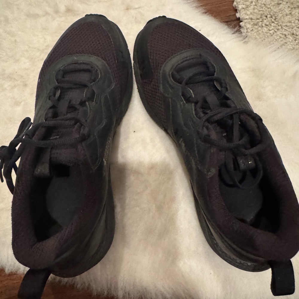 Men's Black Athletic Shoes-U/A - Picture 3 of 5